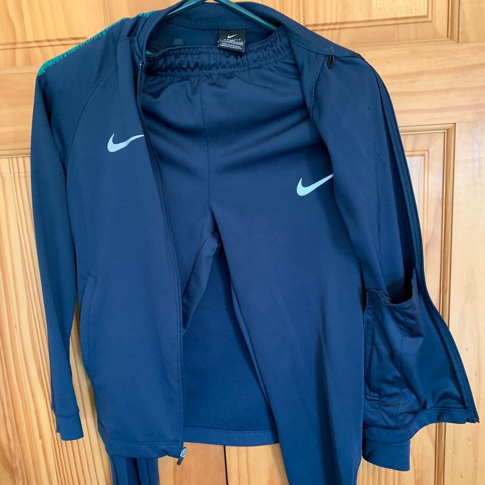 Nike Boys Jogging Dry-fit set, Sz M 10-12Yrs